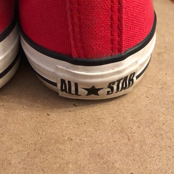 Red high top converse - Picture 12 of 13